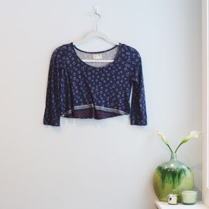 L.A. Hearts Patterned 3/4 Sleeved Crop Top
